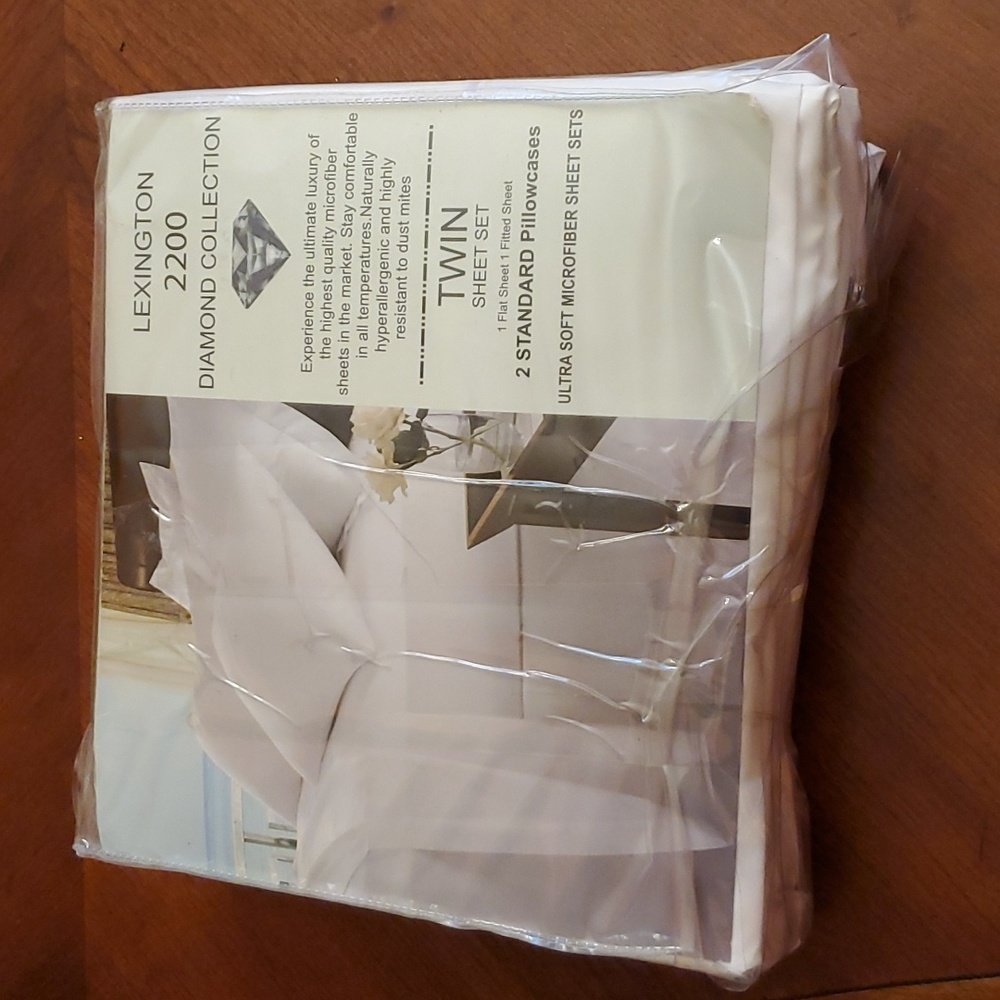 Lexington Microfiber Twin Bed Sheet set - Picture 3 of 4